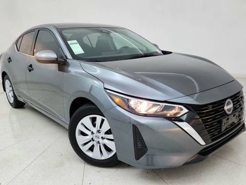 Used 2025 Nissan Sentra S image 1