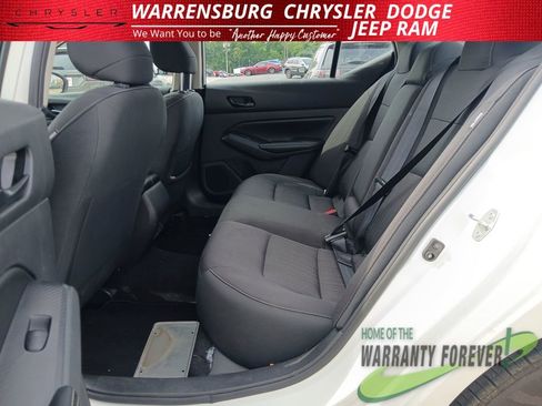 Used 2025 Nissan Altima 2.5 SV FWD image 14