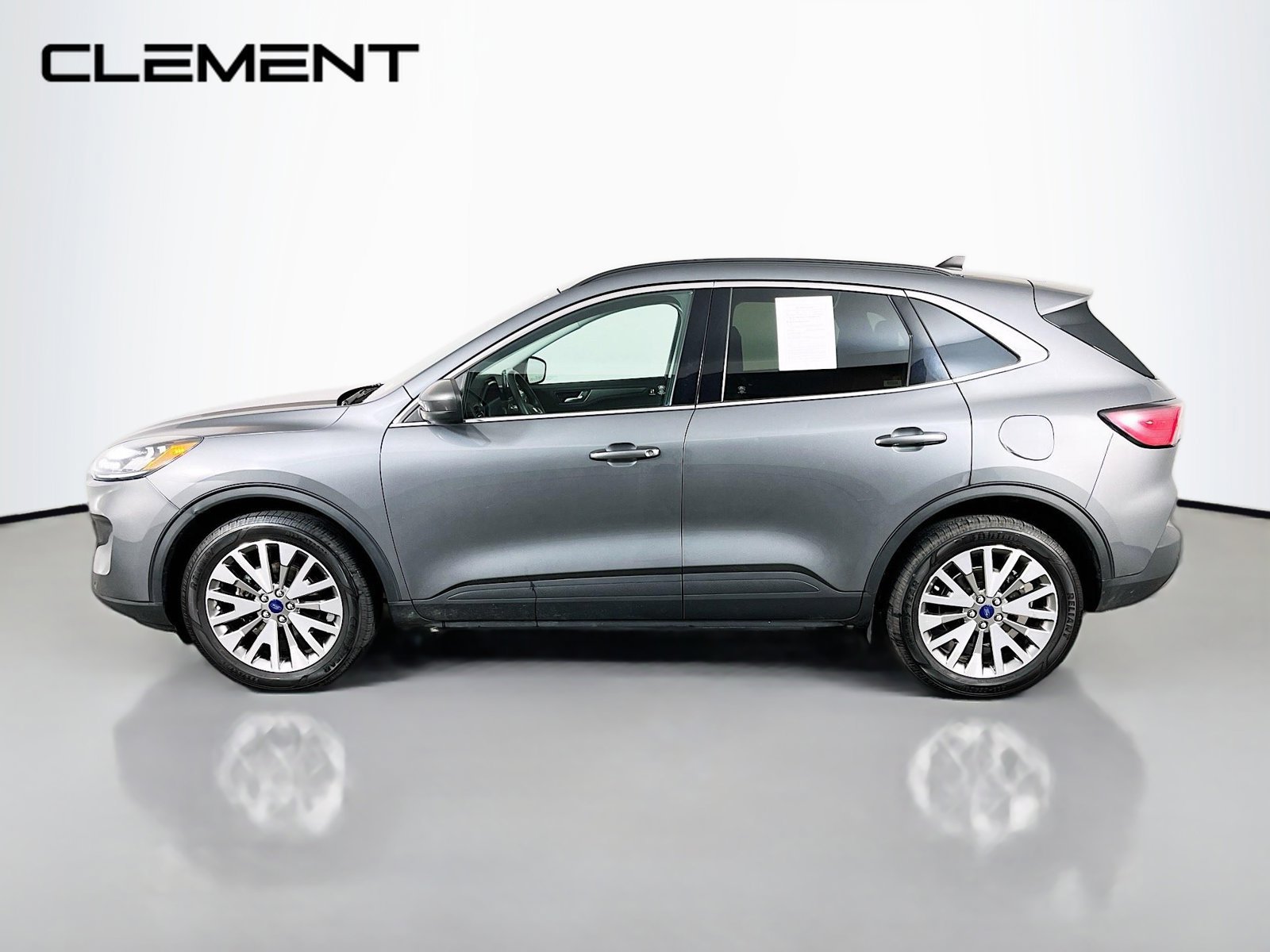 Used 2022 Ford Escape Titanium AWD/4WD image 5