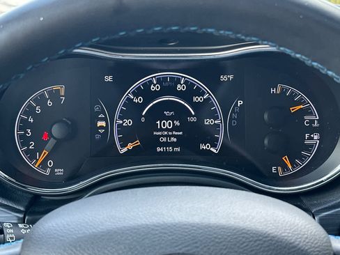 Used 2019 Jeep Grand Cherokee Laredo image 28