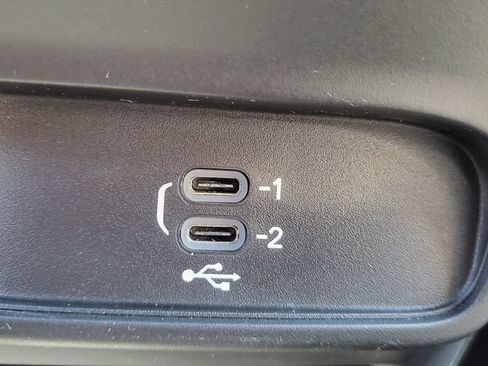 Used 2026 Chrysler Pacifica Select FWD image 39