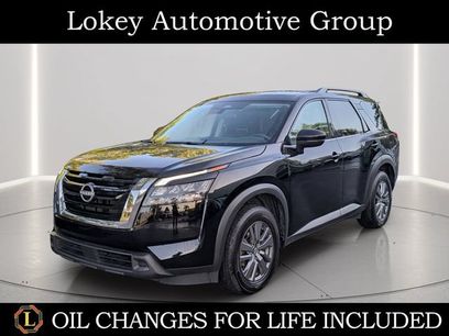 Certified 2025 Nissan Pathfinder SV