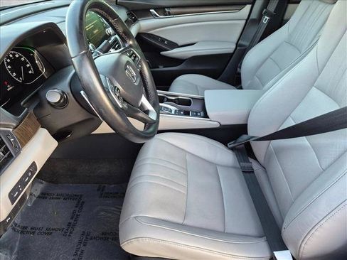 Used 2019 Honda Accord Touring image 16