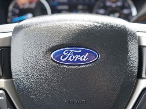 Used 2022 Ford F250 Lariat w/ Lariat Ultimate Package AWD/4WD image 15