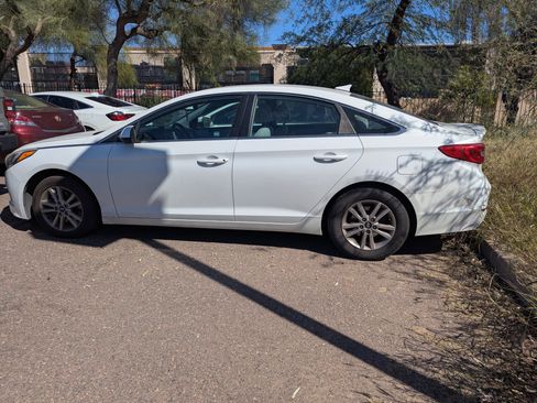 Used 2017 Hyundai Sonata SE w/ Cargo Package image 4