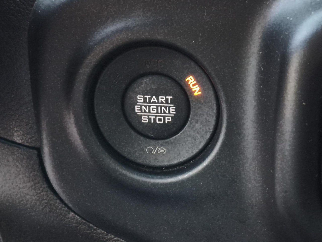 Used 2023 Jeep Gladiator Mojave AWD/4WD image 25