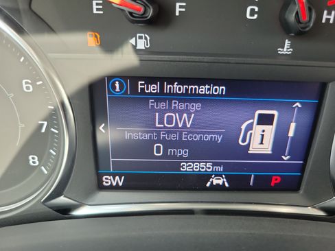 Used 2023 GMC Terrain SLE w/ Driver Convenience Package FWD image 29