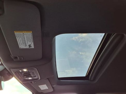 Used 2023 GMC Sierra 1500 Denali w/ Technology Package image 5