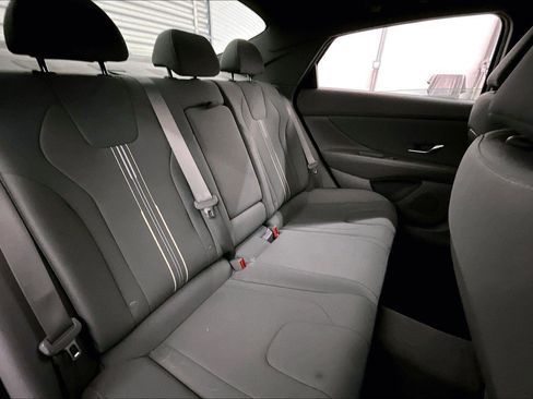 Used 2022 Hyundai Elantra SEL w/ Convenience + Premium Package image 26