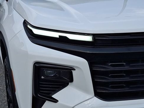 Certified 2025 Chevrolet Traverse LT w/ Midnight/Sport Edition FWD image 9