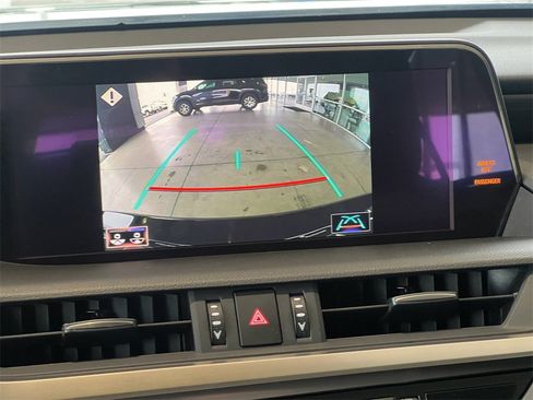 Used 2019 Lexus ES 350 Ultra Luxury image 25