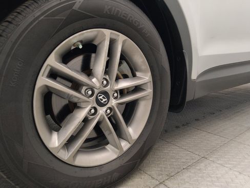 Used 2018 Hyundai Santa Fe Sport w/ 2.4L Value Package 02 FWD image 31