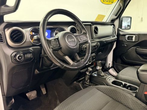 Used 2021 Jeep Wrangler Unlimited Sport AWD/4WD image 13