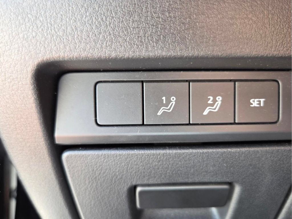 Used 2021 MAZDA MAZDA3 s FWD image 31