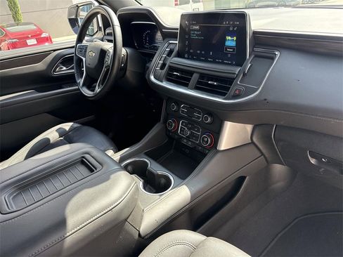 Used 2024 Chevrolet Suburban LT image 27