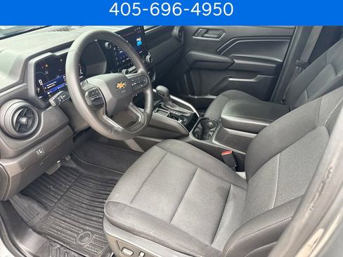 Used 2024 Chevrolet Colorado W/T w/ WT Convenience Package II RWD image 12