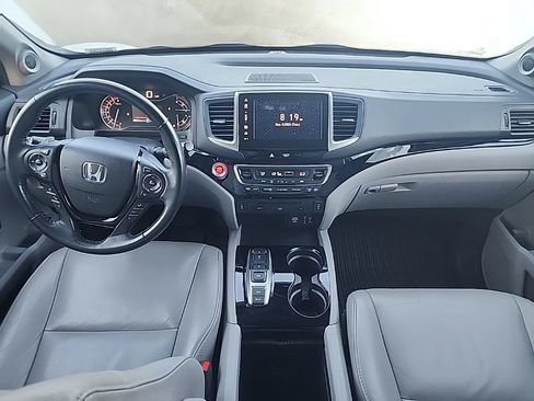 Used 2017 Honda Pilot Touring image 22