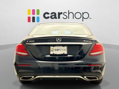 Used 2017 Mercedes-Benz E 300 4MATIC image 4
