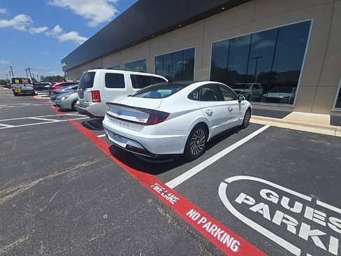Certified 2021 Hyundai Sonata Limited w/ Cargo Package FWD image 5
