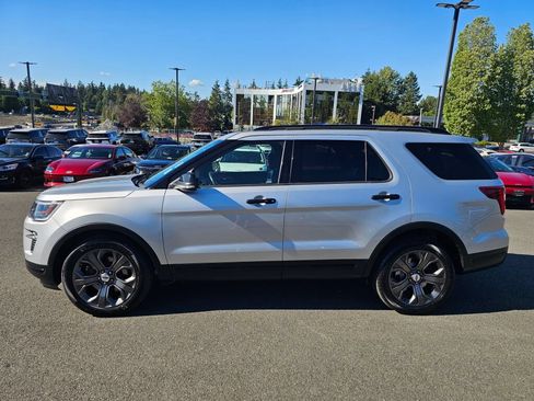 Used 2018 Ford Explorer Sport w/ Equipment Group 401A AWD/4WD image 8