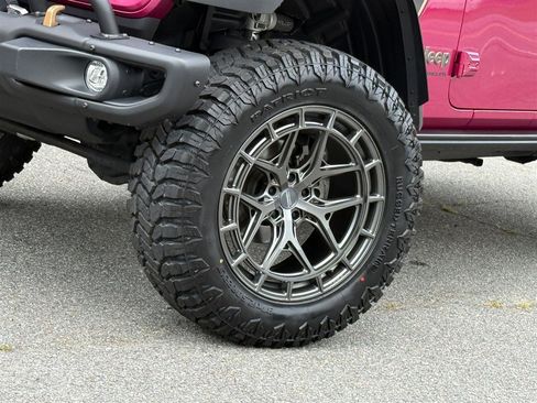 Used 2024 Jeep Wrangler Unlimited Rubicon 392 image 5