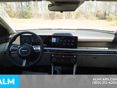 Used 2025 Hyundai Tucson SEL FWD image 19