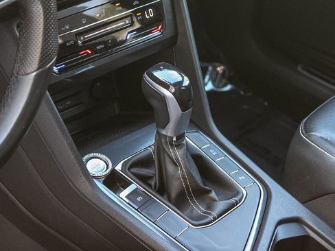 Used 2022 Volkswagen Tiguan SE R-Line image 19