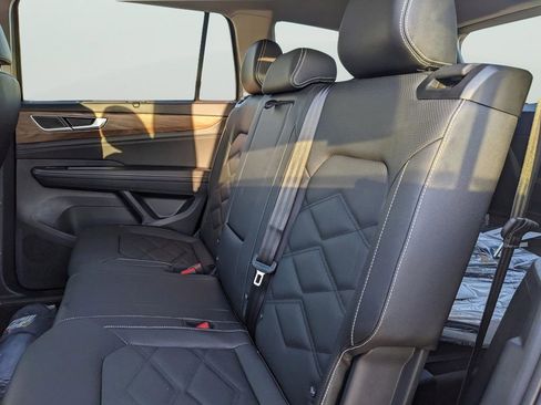 New 2026 Volkswagen Atlas SE FWD image 17