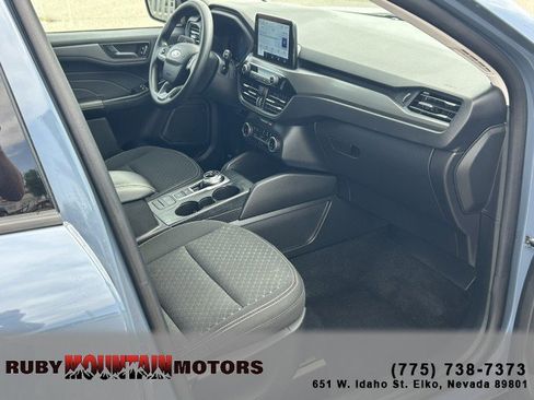 Used 2025 Ford Escape Active AWD/4WD image 25