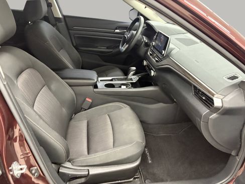 Used 2024 Nissan Altima 2.5 SV image 20