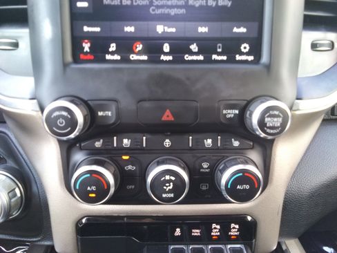 Used 2019 RAM 1500 Laramie image 20