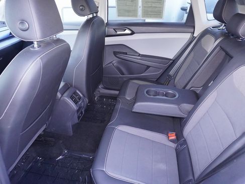 Used 2022 Volkswagen Taos SE image 8