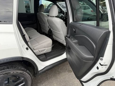 Used 2022 Honda Passport Elite image 11