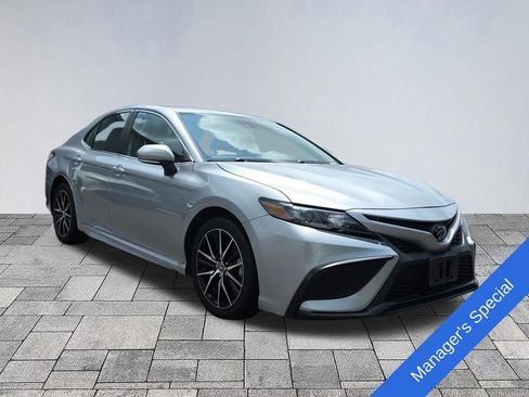 Used 2024 Toyota Camry SE FWD image 1