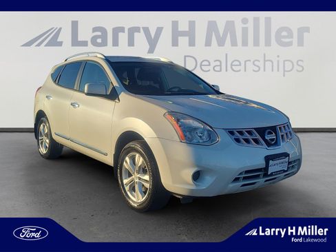 Used 2013 Nissan Rogue SV image 7