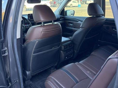 Used 2024 Honda Pilot Elite image 3