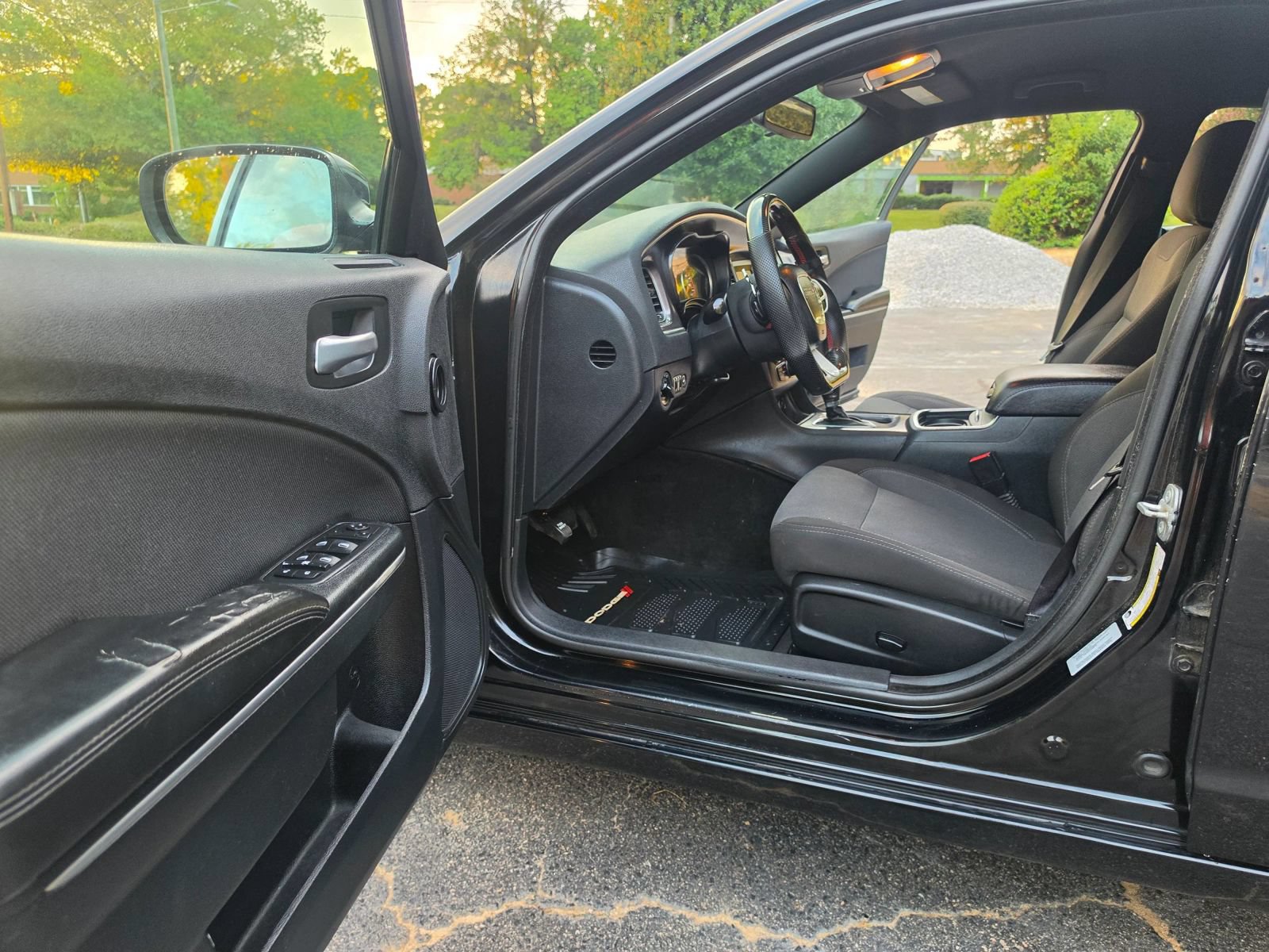 Used 2015 Dodge Charger SE w/ Popular Equipment Group RWD image 11
