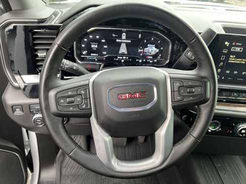 Used 2024 GMC Sierra 1500 Elevation image 18