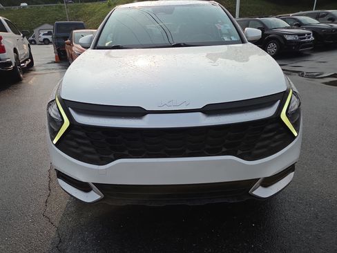 Used 2023 Kia Sportage LX AWD/4WD image 9
