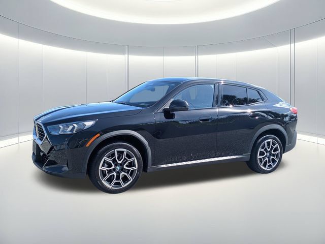 Used 2026 BMW X2 xDrive28i AWD/4WD image 2