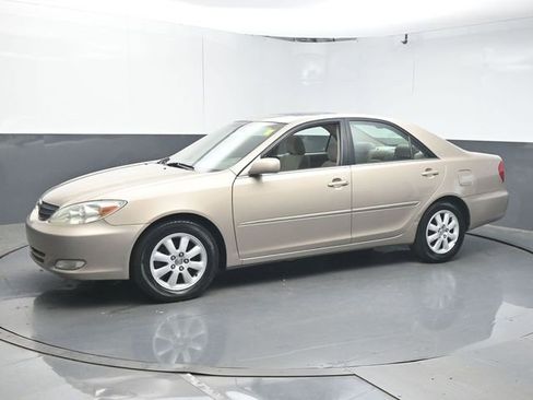 Used 2004 Toyota Camry XLE FWD image 4