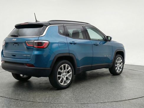 Used 2025 Jeep Compass Limited AWD/4WD image 9