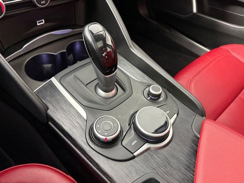 Used 2019 Alfa Romeo Giulia w/ Quick Order Package 22K Sport image 26