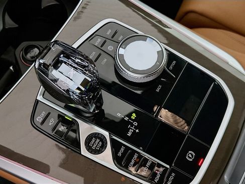 Used 2022 BMW X5 sDrive40i w/ M Sport Package image 17