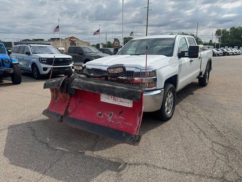 Used 2019 Chevrolet Silverado 2500 W/T w/ WT Convenience Package AWD/4WD image 3