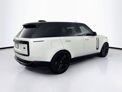 Certified 2023 Land Rover Range Rover SE image 5