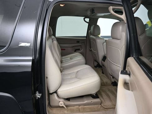 Used 2005 Chevrolet Suburban Z71 w/ Preferred Equipment Group AWD/4WD image 30