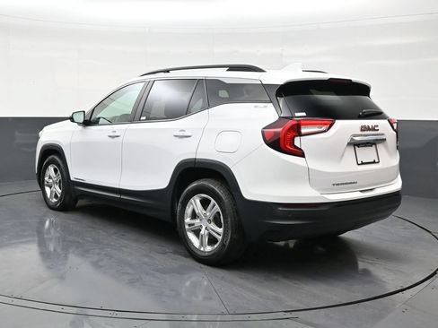 Used 2023 GMC Terrain SLE FWD image 3