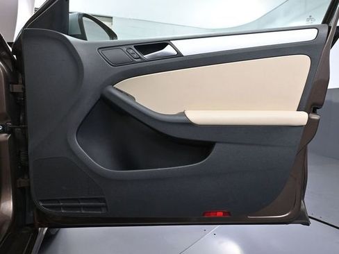 Used 2014 Volkswagen Jetta SE image 38