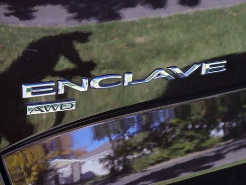 Used 2024 Buick Enclave Avenir w/ Avenir Technology Package image 7